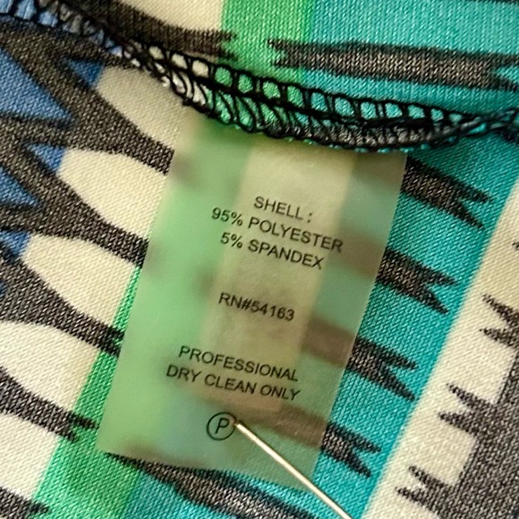 Calvin Klein Sleeveless Top Size PM - Picture 7 of 7